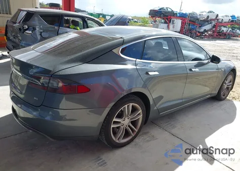 2013 Tesla Model S from USA, damaged, VIN 5YJSA1CN9DFP12064